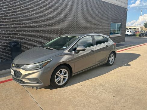 Used 2017 Chevrolet Cruze LT w/ Sun And Sound Package FWD image 1