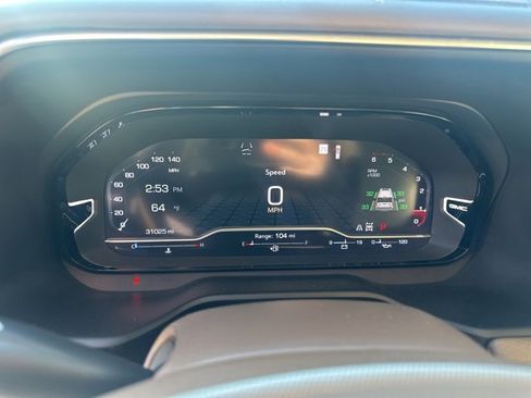 Used 2023 GMC Yukon XL Denali image 13