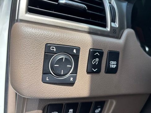 Used 2014 Lexus GX 460 Luxury image 57