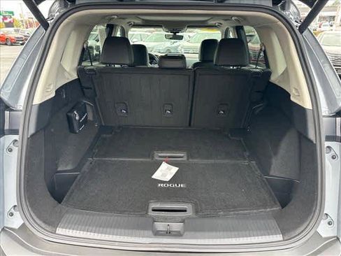 Used 2023 Nissan Rogue SL w/ SL Premium Package image 26