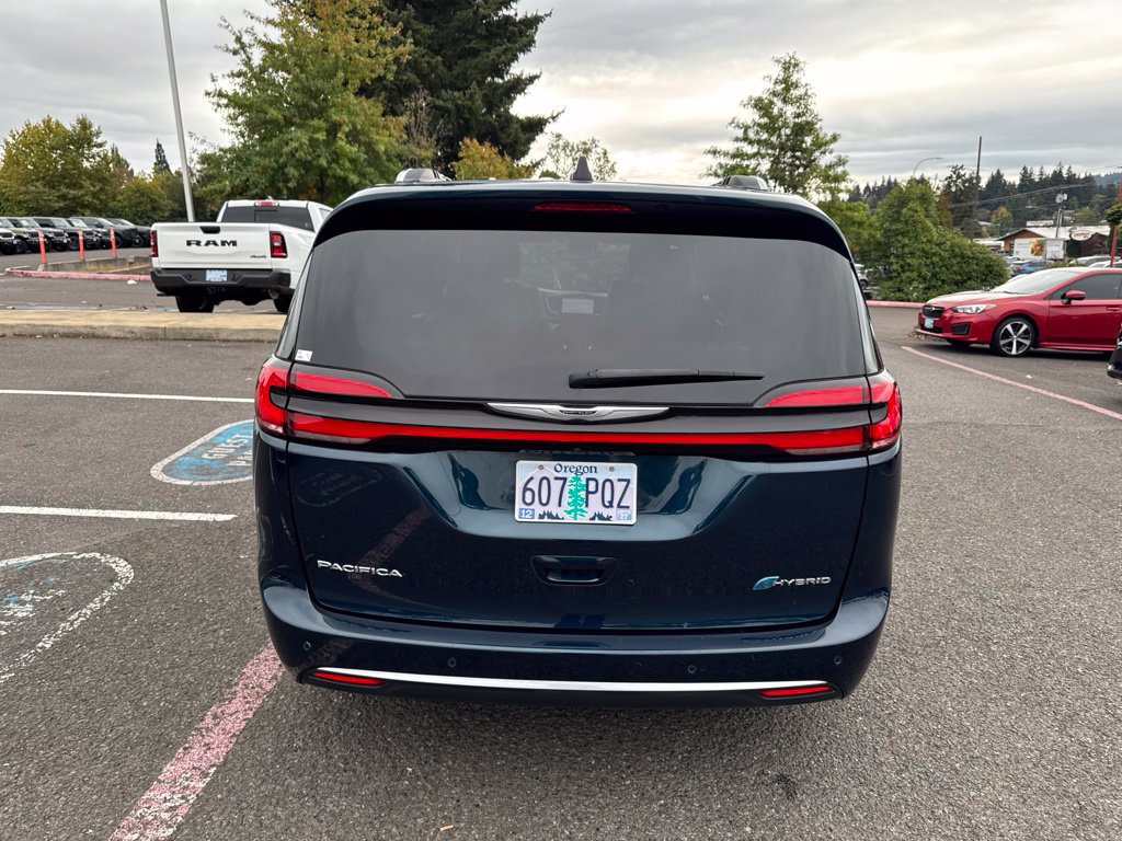 Used 2023 Chrysler Pacifica Pinnacle FWD image 9