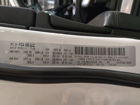 Used 2018 Jeep Grand Cherokee Limited image 33