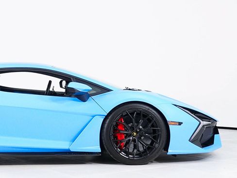 Used 2024 Lamborghini Revuelto AWD/4WD image 15
