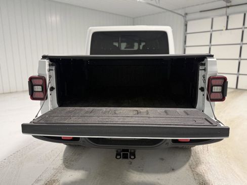 Used 2025 Jeep Gladiator Rubicon image 6