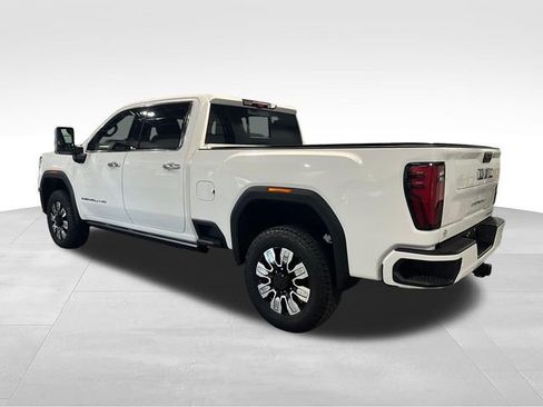 Used 2024 GMC Sierra 2500 Denali w/ Denali Reserve Package AWD/4WD image 5