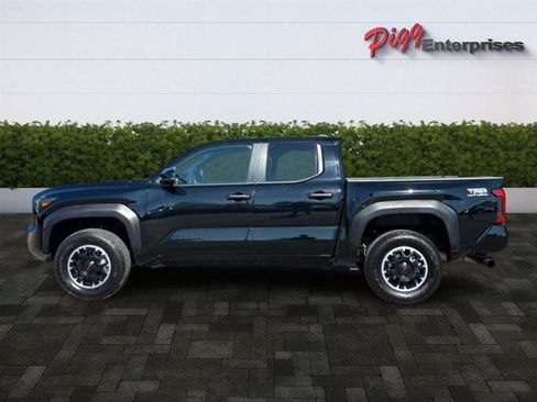 Used 2024 Toyota Tacoma TRD Off-Road image 4