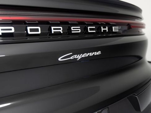Certified 2026 Porsche Cayenne Coupe AWD/4WD image 42