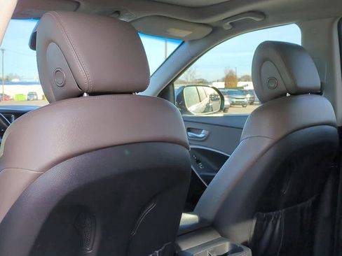 Used 2017 Hyundai Santa Fe Limited image 18