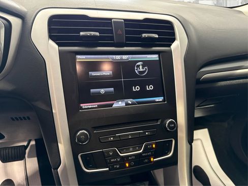 Used 2016 Ford Fusion SE image 20