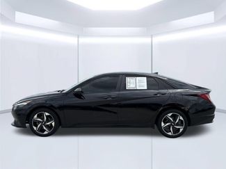 Used 2023 Hyundai Elantra SEL w/ Convenience Package FWD video 2
