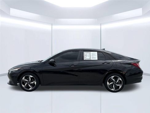 Used 2023 Hyundai Elantra SEL w/ Convenience Package FWD image 2
