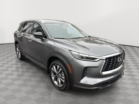 Certified 2025 INFINITI QX60 Luxe image 3