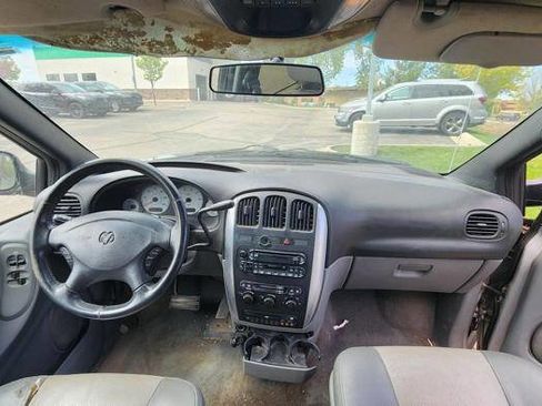 Used 2004 Dodge Grand Caravan SXT w/ Trailer Tow Prep Group FWD image 31