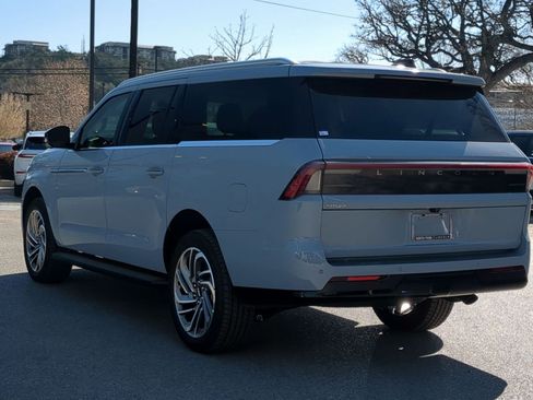 New 2026 Lincoln Navigator L Premier image 5