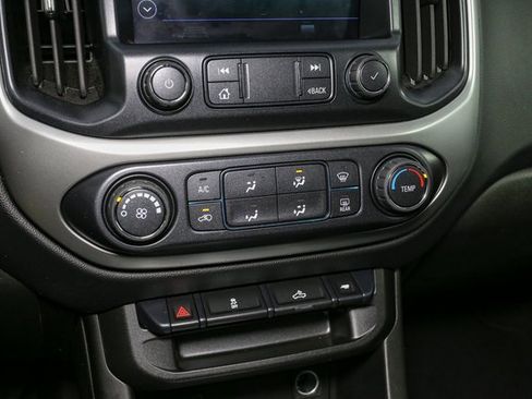 Used 2022 Chevrolet Colorado LT w/ LT Convenience Package image 23