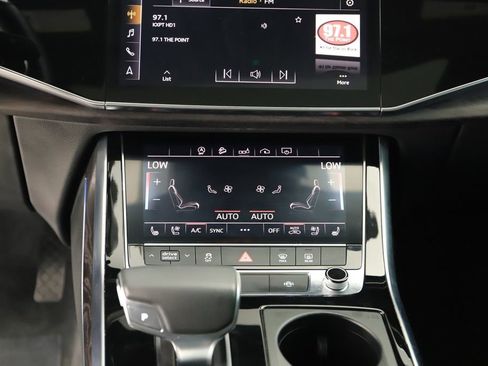 Used 2019 Audi Q8 Premium Plus w/ Premium Plus image 20