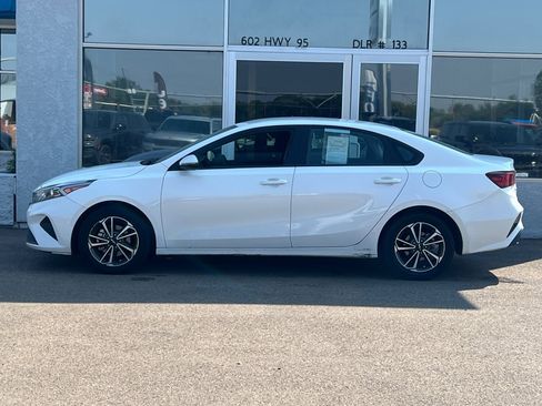 Used 2023 Kia Forte LXS w/ LXS Technology Package image 7