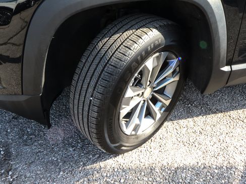 Used 2025 Chevrolet Equinox LT w/ Convenience Package II FWD image 18