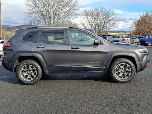 Used 2021 Jeep Cherokee Trailhawk w/ Technology Group image 9
