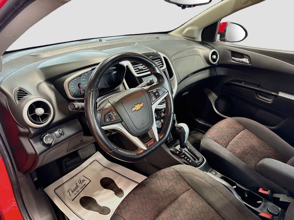 Used 2017 Chevrolet Sonic LT w/ RS Package FWD image 9