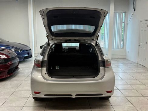 Used 2011 Lexus CT 200h Premium image 13