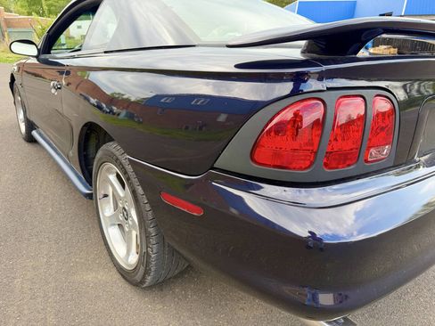Used 1994 Ford Mustang GT RWD image 10