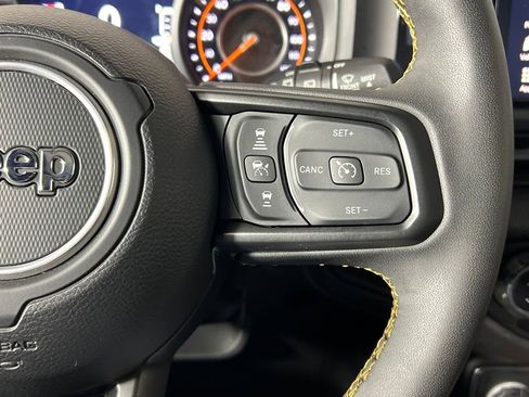 Used 2024 Jeep Wrangler Willys image 10