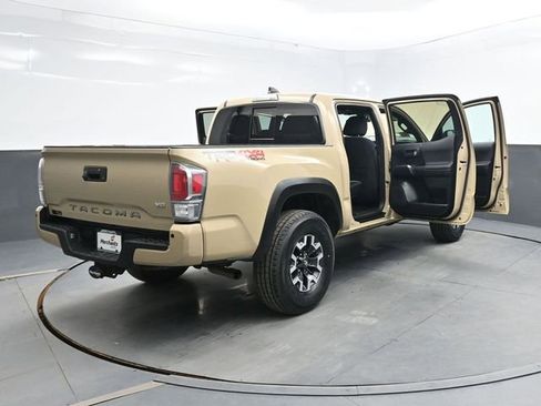 Used 2020 Toyota Tacoma TRD Off-Road w/ Technology Package AWD/4WD image 45