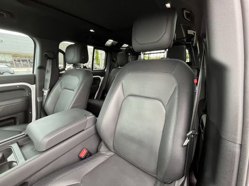 Certified 2024 Land Rover Defender 110 X-Dynamic SE AWD/4WD image 17
