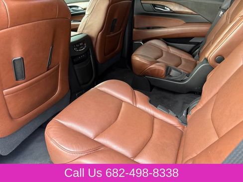 Used 2020 Cadillac Escalade Premium Luxury AWD/4WD image 16