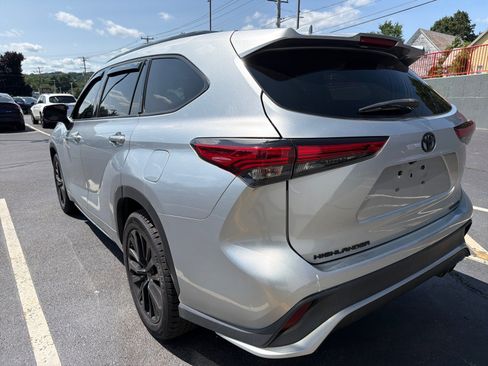 Used 2021 Toyota Highlander XSE AWD/4WD image 5