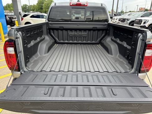 New 2025 GMC Canyon Elevation w/ Convenience Package image 6