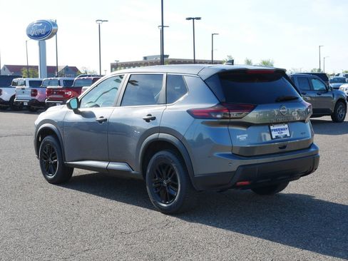 Used 2024 Nissan Rogue S AWD/4WD image 3