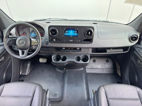 Used 2024 Mercedes-Benz Sprinter 2500 image 12