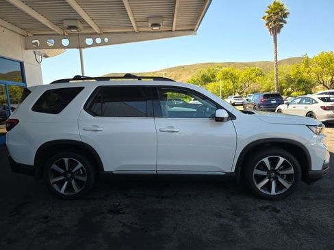 Used 2023 Honda Pilot Elite image 5