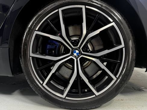 Used 2021 BMW M550i xDrive w/ Executive Package AWD/4WD image 17