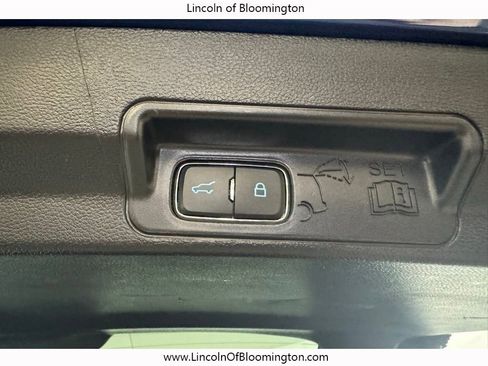Used 2022 Ford Explorer XLT w/ Equipment Group 202A AWD/4WD image 33