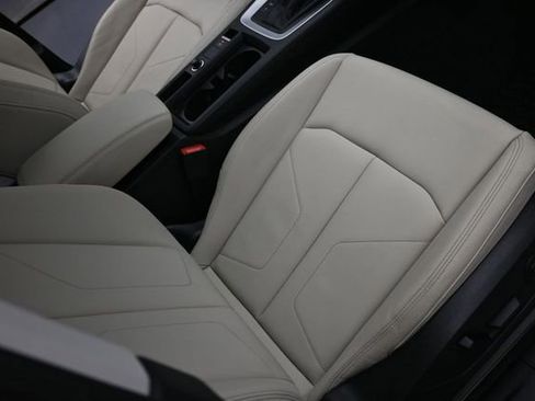 Used 2022 Audi Q3 2.0T Premium AWD/4WD image 38