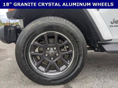 Certified 2022 Jeep Gladiator Overland w/ Popular Equipment Package image 5