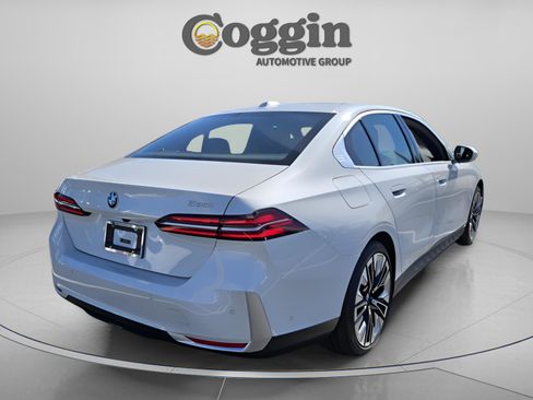 New 2026 BMW 530i w/ Convenience Package RWD image 6