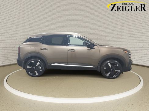 New 2026 Nissan Kicks SR image 4