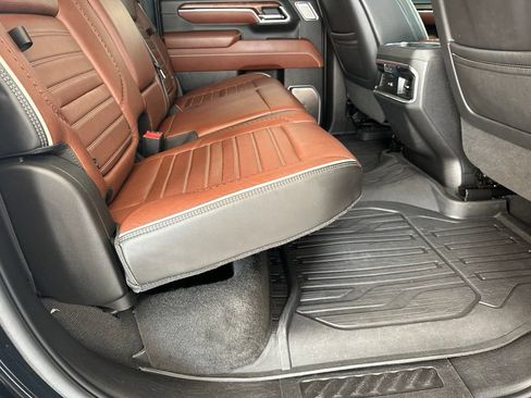 Used 2024 GMC Sierra 3500 Denali Ultimate AWD/4WD image 39