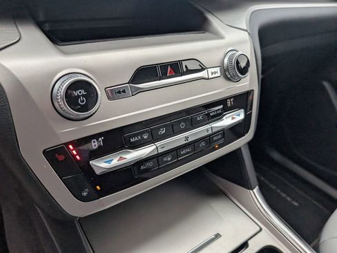 Used 2021 Ford Explorer XLT w/ Equipment Group 202A image 22