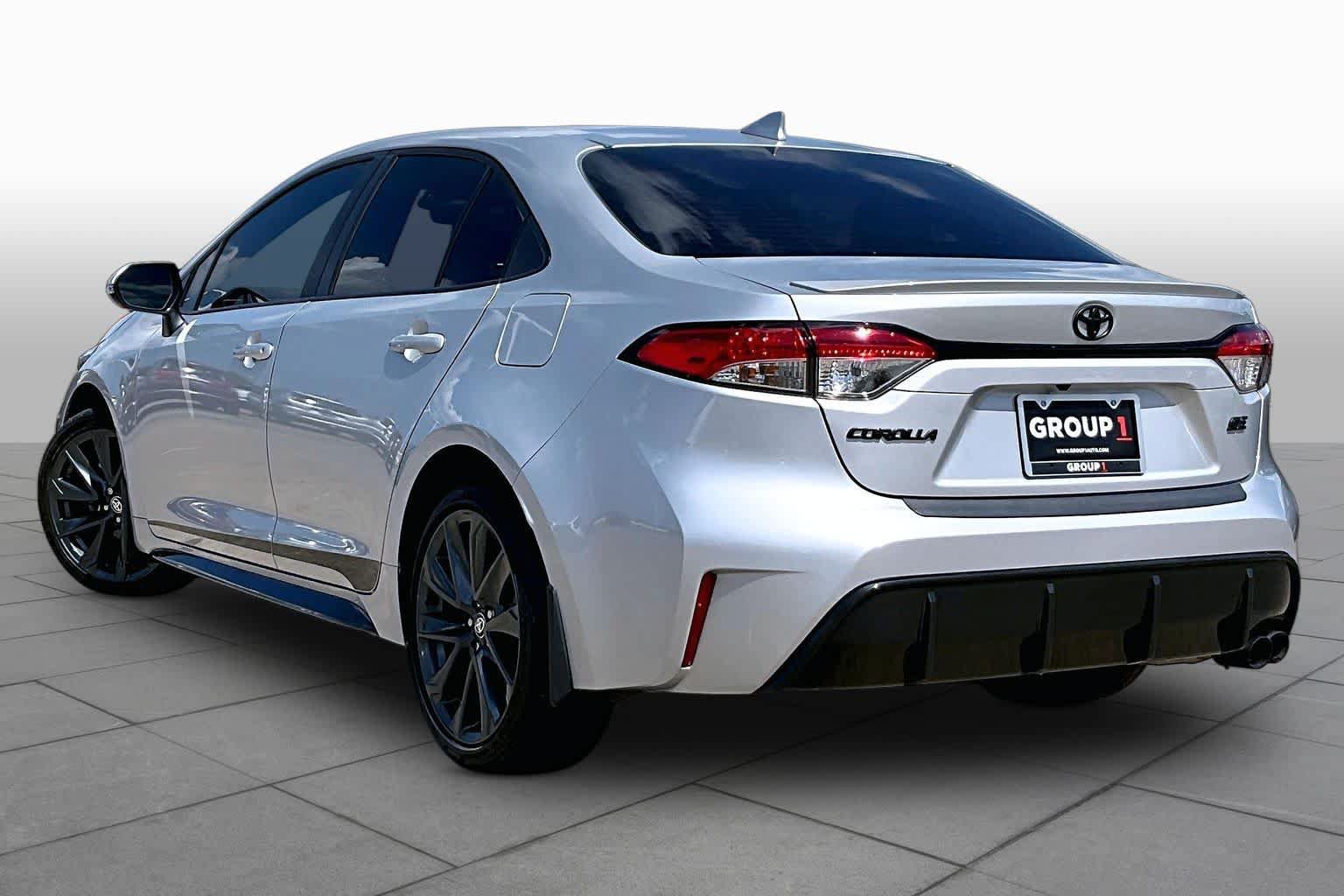 Used 2025 Toyota Corolla SE FWD image 12