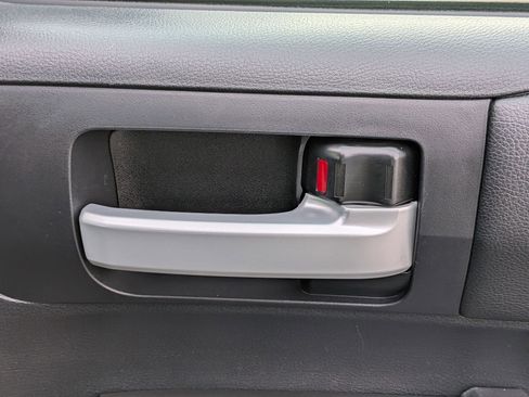 Used 2019 Toyota Tundra SR5 w/ SR5 Upgrade Package image 33