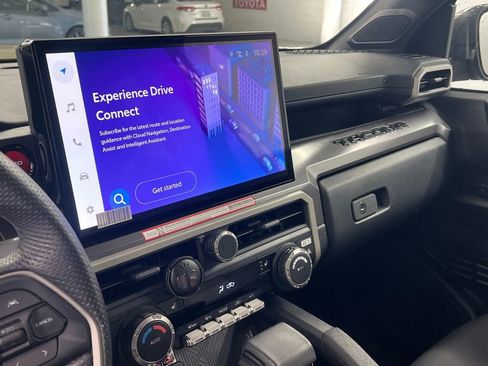 Used 2024 Toyota Tacoma TRD Sport w/ TRD Sport Upgrade Package image 7