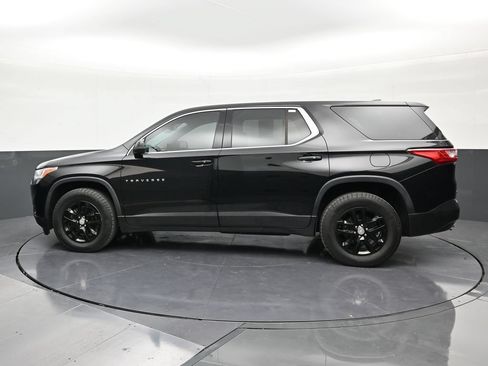 Used 2021 Chevrolet Traverse LS FWD image 2