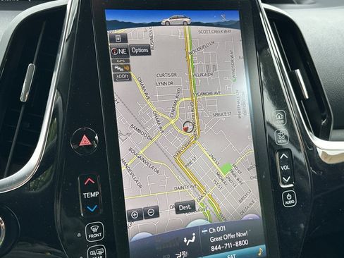 Used 2022 Toyota Prius Prime XLE image 17