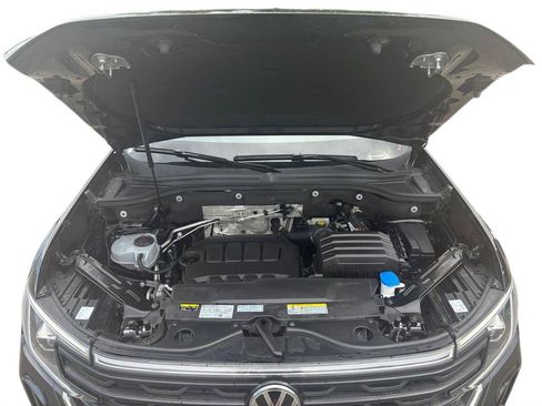 Used 2025 Volkswagen Atlas Cross Sport SE AWD/4WD image 18