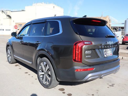 Used 2022 Kia Telluride S image 4